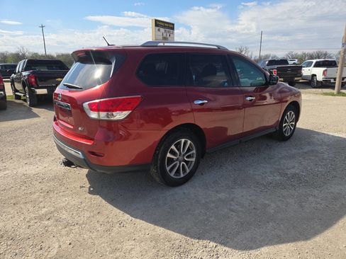 Used 2016 Nissan Pathfinder SV image 6