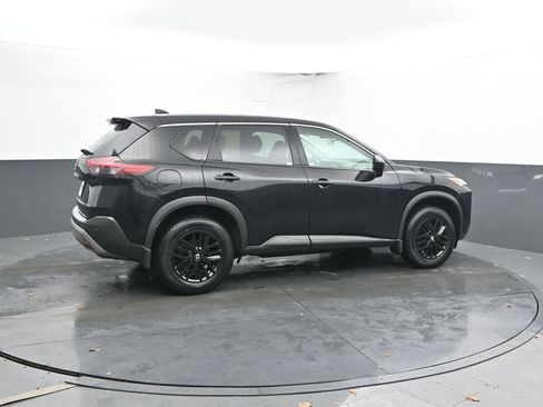 Used 2023 Nissan Rogue S image 12