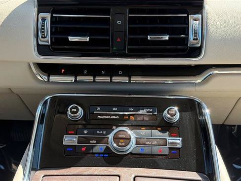 Used 2021 Lincoln Navigator Reserve w/ Luxury Package AWD/4WD image 28