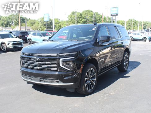 Used 2025 Chevrolet Tahoe High Country AWD/4WD image 8