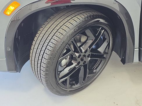 New 2026 Volkswagen Tiguan SE R-Line FWD image 32
