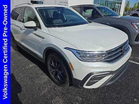 Used 2023 Volkswagen Tiguan SE w/ Panoramic Sunroof Package AWD/4WD image 1