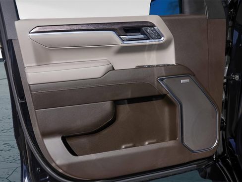 Certified 2025 Chevrolet Silverado 1500 LTZ w/ LTZ Premium Texas Edition image 27