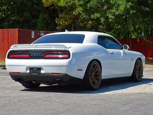 Used 2015 Dodge Challenger SRT Hellcat RWD image 16