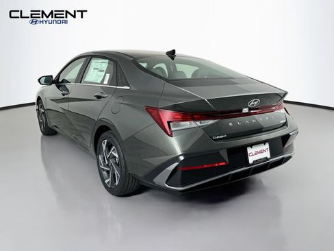 New 2026 Hyundai Elantra Limited FWD image 8