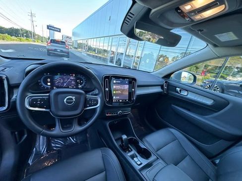 Certified 2025 Volvo XC40 B5 Core AWD/4WD image 21