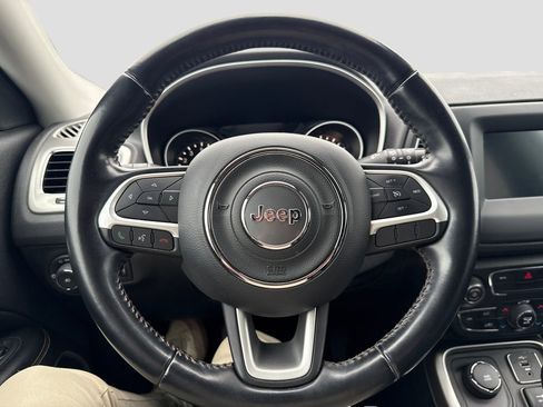 Used 2020 Jeep Compass Latitude AWD/4WD image 12