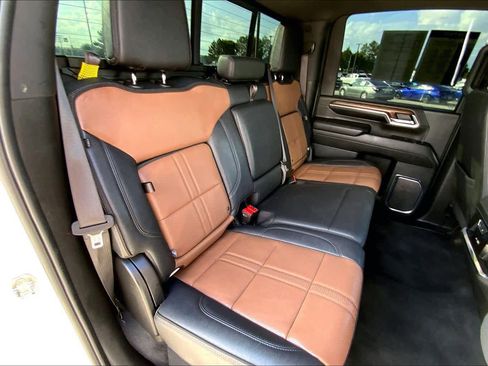 Used 2024 Chevrolet Silverado 3500 High Country image 18