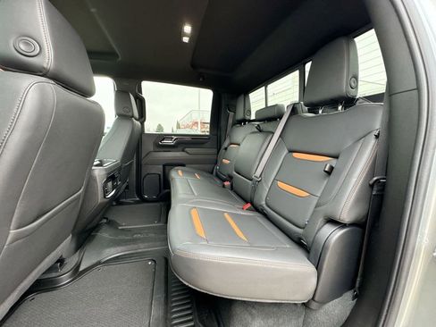 Used 2025 GMC Sierra 2500 AT4 image 25