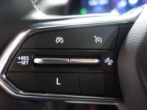 Used 2025 Chevrolet Equinox LT FWD image 12