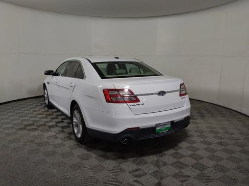 Used 2018 Ford Taurus SE image 6