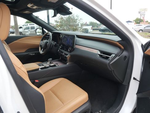 Certified 2024 Lexus RX 350 Premium Plus image 12