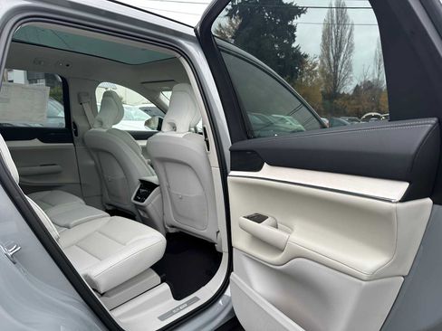 New 2025 Volvo EX90 Ultra image 13