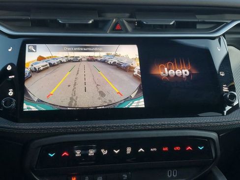 New 2026 Jeep Cherokee Limited image 32