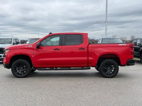 Used 2025 Chevrolet Silverado 1500 Custom Trail Boss w/ Turbomax Blackout Package AWD/4WD image 2