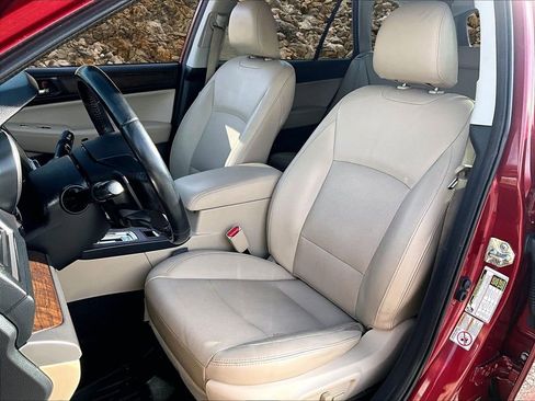 Used 2016 Subaru Outback 2.5i Limited image 23