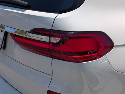 Used 2019 BMW X7 xDrive50i w/ Dynamic Handling Package AWD/4WD image 12