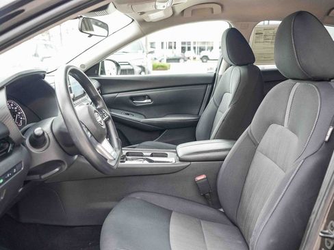 Used 2024 Nissan Sentra SV FWD image 17