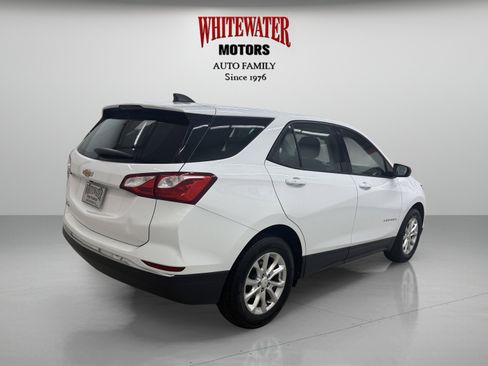 Used 2018 Chevrolet Equinox LS image 4