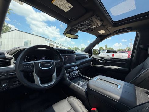 Used 2023 GMC Yukon Denali w/ Denali Reserve Package AWD/4WD image 24