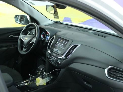 Used 2024 Chevrolet Equinox LT w/ LPO, Floor Liner Package image 9