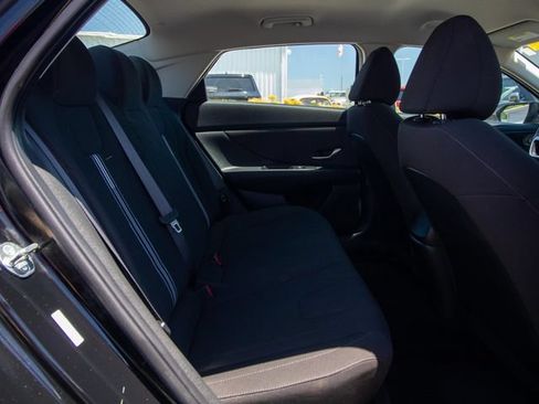Used 2023 Hyundai Elantra SEL w/ Convenience Package FWD image 14