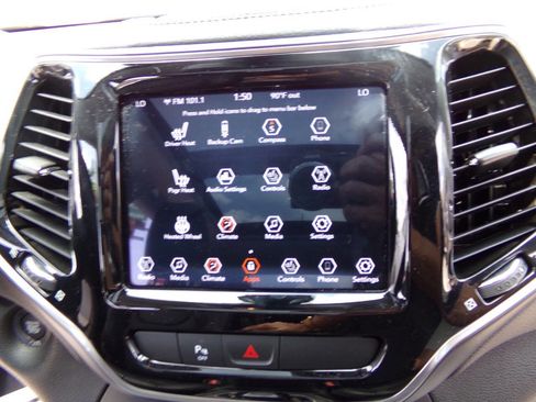 Used 2019 Jeep Cherokee Limited image 45