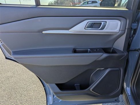 New 2025 Ford Explorer Active w/ Active Comfort Package image 25