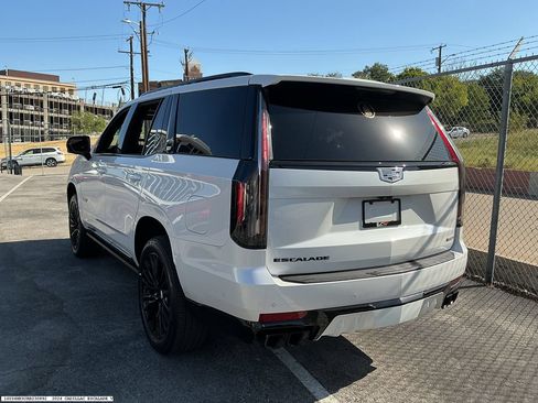 Used 2024 Cadillac Escalade V AWD/4WD image 5