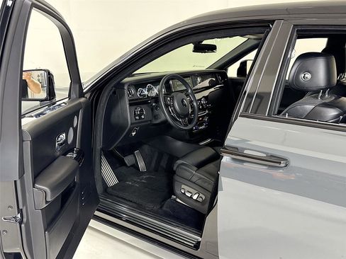 Used 2019 Rolls-Royce Phantom Sedan image 12