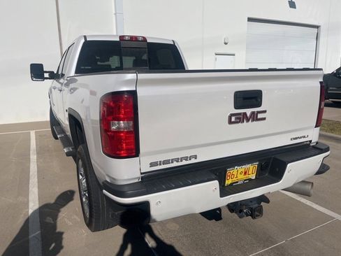 Used 2019 GMC Sierra 2500 Denali w/ Duramax Plus Package image 4
