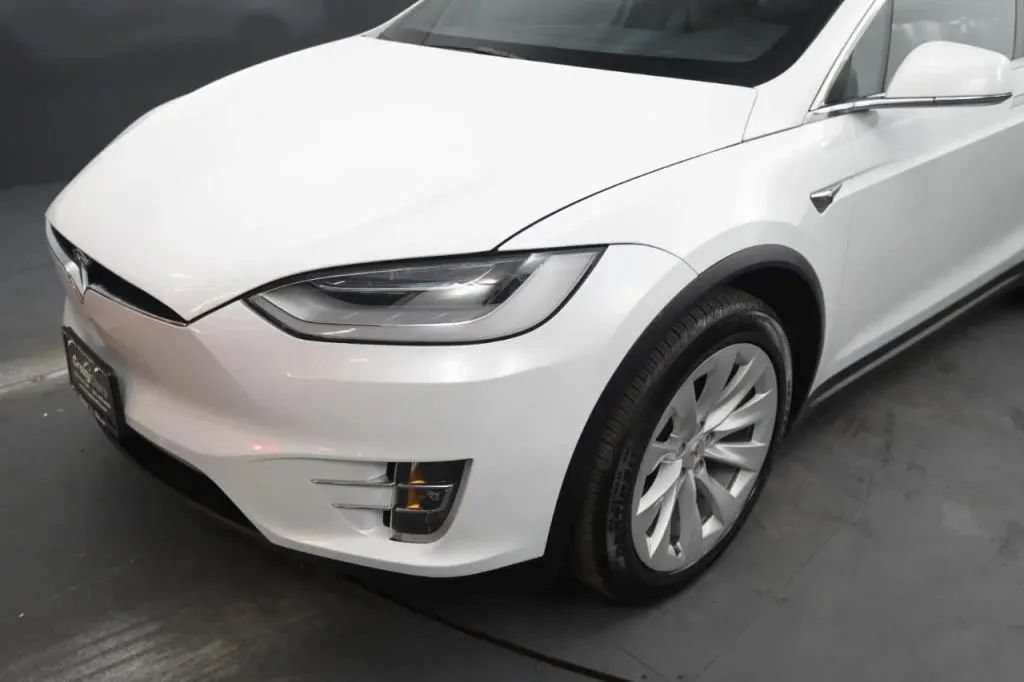 Used 2020 Tesla Model X Long Range AWD/4WD image 9