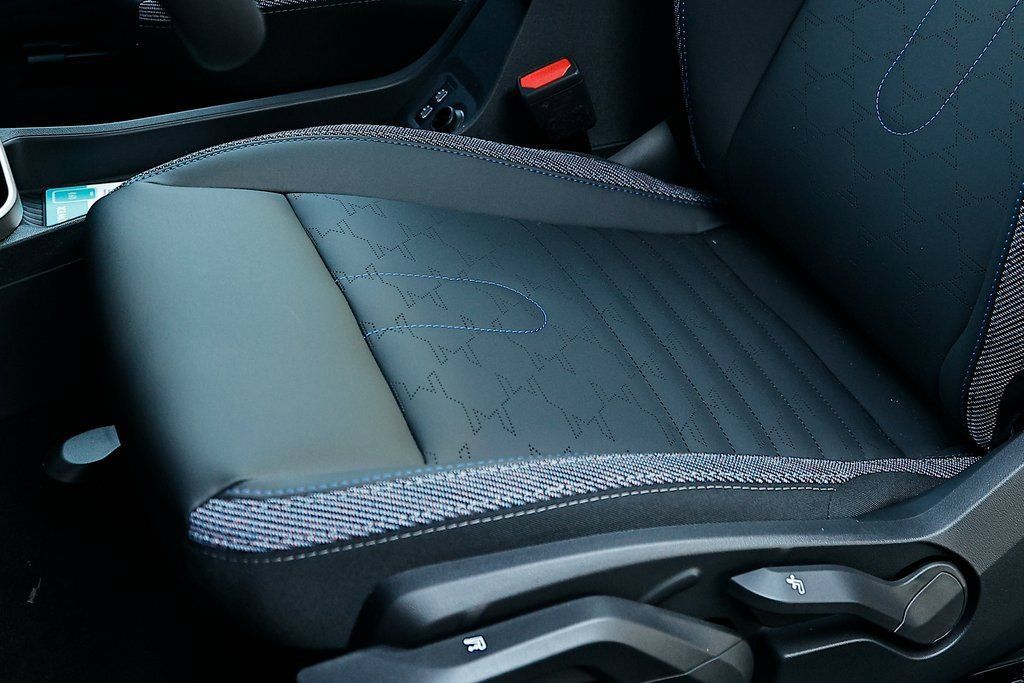 New 2026 MINI Cooper 2-Door Hardtop FWD image 21