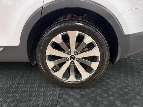 Used 2021 Kia Telluride S FWD image 15