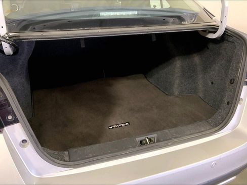Used 2025 Nissan Versa SV w/ Trunk Package FWD image 4