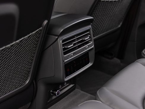 Used 2024 Audi Q7 3.0T Prestige AWD/4WD image 25
