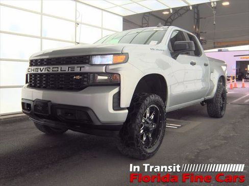 Used 2020 Chevrolet Silverado 1500 Custom w/ Custom Value Package image 1