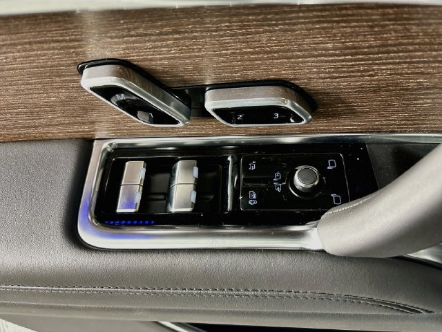 New 2027 Land Rover Range Rover SE AWD/4WD image 19