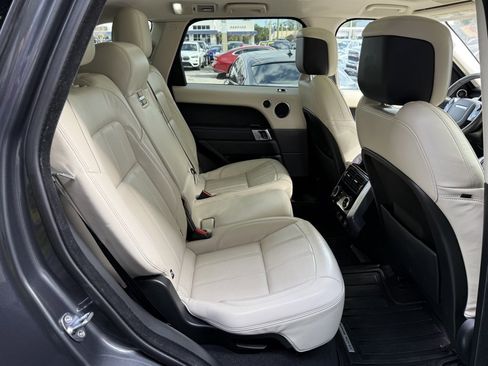 Used 2020 Land Rover Range Rover Sport HSE image 14