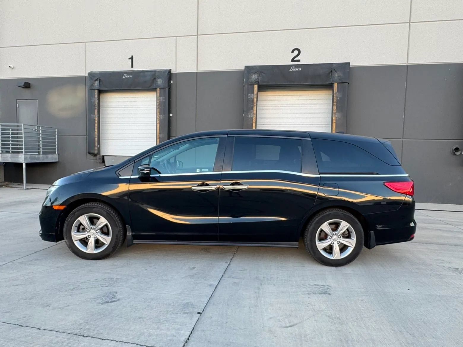 Used 2018 Honda Odyssey EX-L image 2
