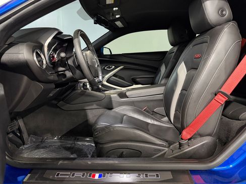 Used 2016 Chevrolet Camaro SS RWD image 4
