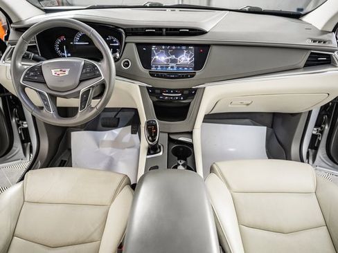 Used 2018 Cadillac XT5 Luxury image 21