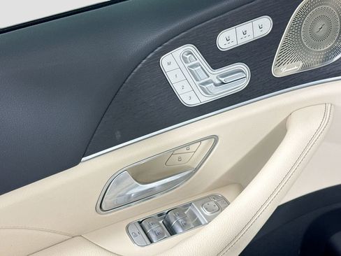 Certified 2025 Mercedes-Benz GLS 450 4MATIC image 24