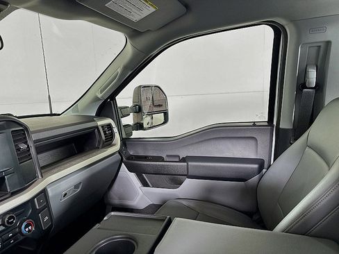 Used 2023 Ford F250 XL w/ 360-Degree Camera Package image 21