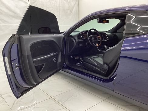 Used 2015 Dodge Challenger SXT Plus image 18