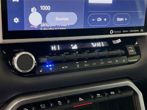 Used 2023 Toyota Tundra Platinum w/ Advanced Package image 15