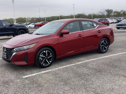 Used 2024 Nissan Sentra SV image 4