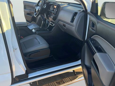 Used 2016 GMC Canyon W/T image 13