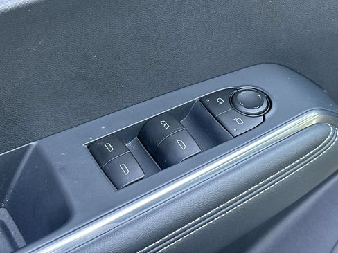 Used 2026 GMC Acadia Elevation w/ Elevation Premium Package FWD image 15