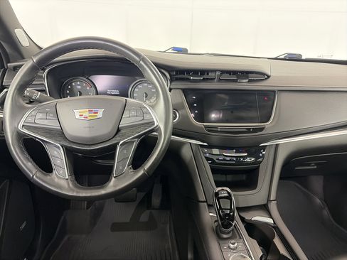 Certified 2023 Cadillac XT5 Premium Luxury w/ Technology Package image 3